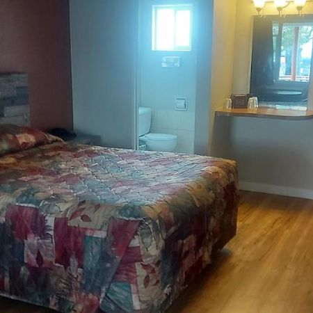 Lazy Bear Lodge Cranbrook Dış mekan fotoğraf