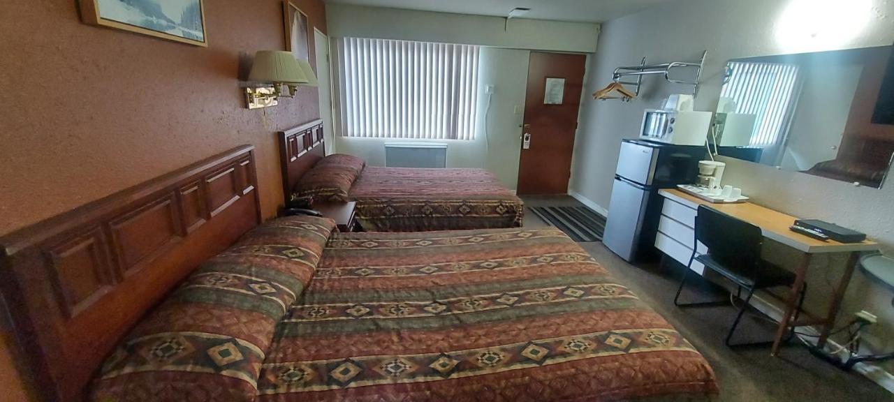 Lazy Bear Lodge Cranbrook Dış mekan fotoğraf
