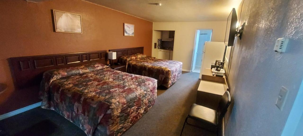 Lazy Bear Lodge Cranbrook Dış mekan fotoğraf
